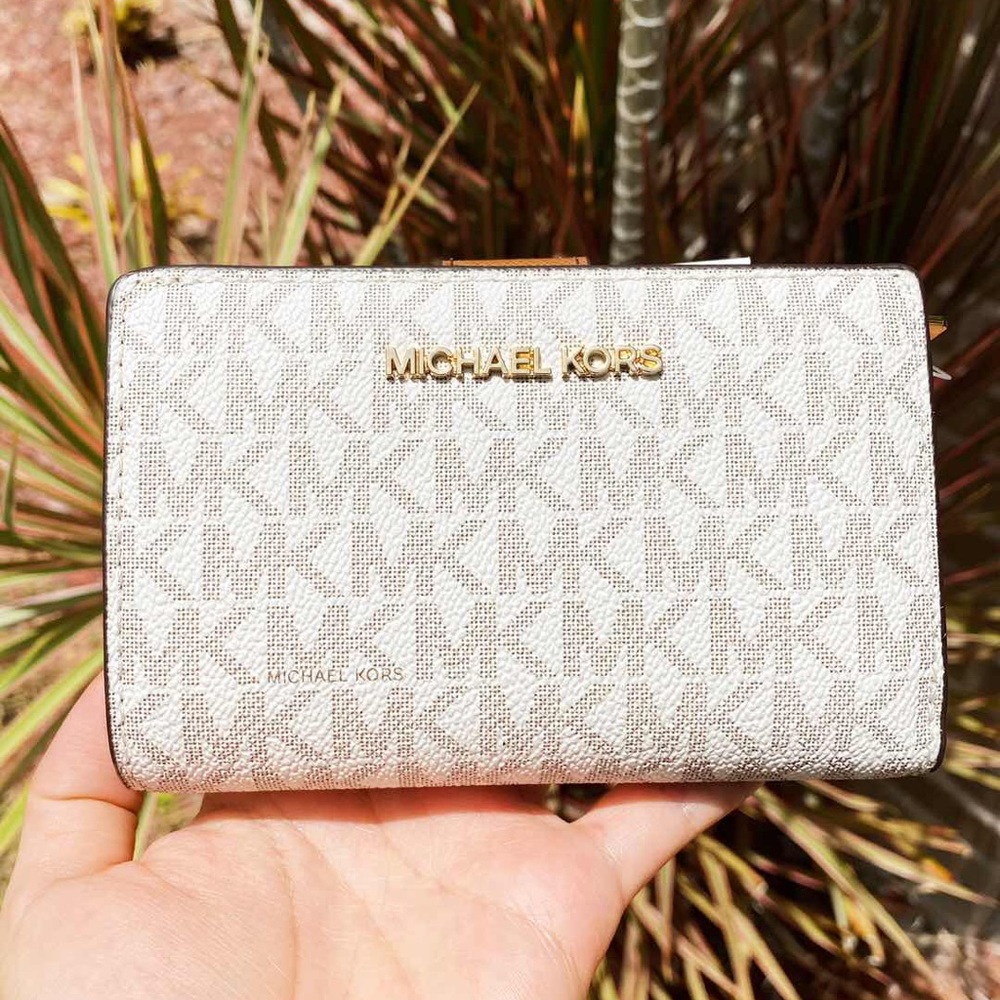 Gaby’sBags👜👛-NWT Michael Kors Bifold Wallet - Picture 4 of 8